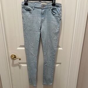 Women's Levi Skinny Jeans